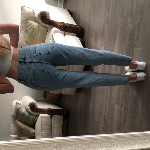 Medium wash ripped jeans - Picture 2 of 3